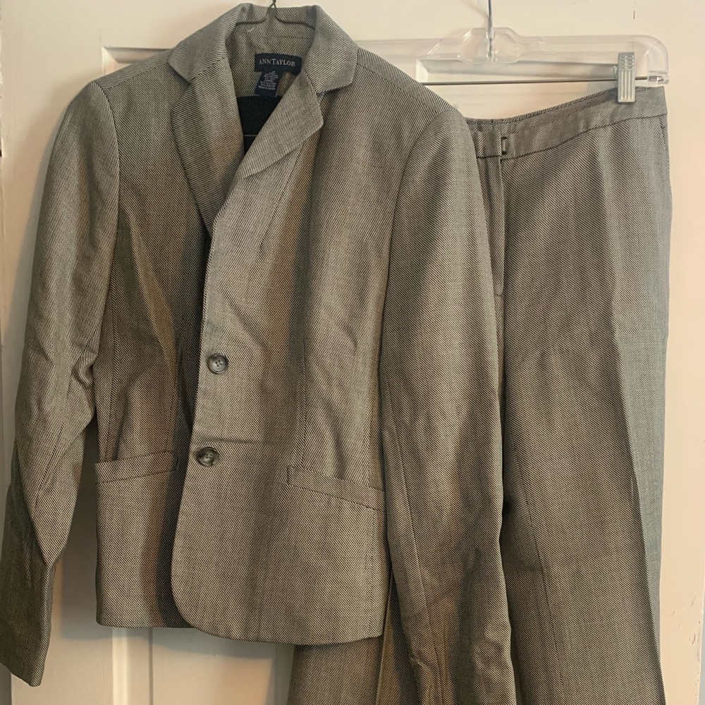 Ann Taylor 2 piece Suit Set - Blazer and Pant suit